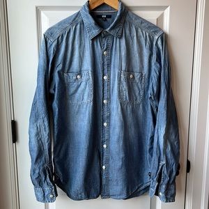 Uniqlo denim chambray button down shirt